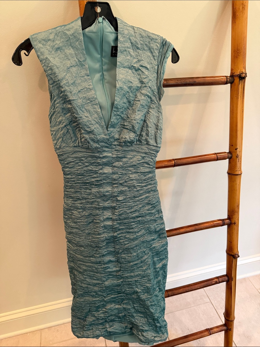 Sleeveless Textured Midi Dress in Seafoam Blue